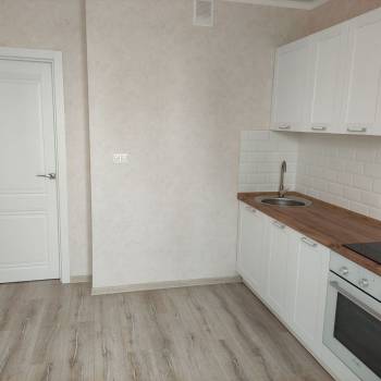 Продается 1-комнатная квартира, 42 м²