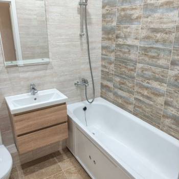 Продается 1-комнатная квартира, 42 м²