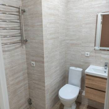 Продается 1-комнатная квартира, 42 м²
