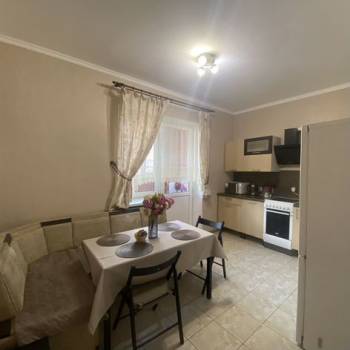 Сдается 2-х комнатная квартира, 78 м²
