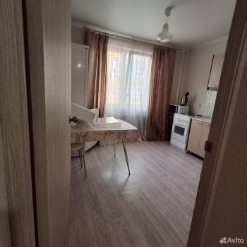 Сдается 1-комнатная квартира, 40 м²