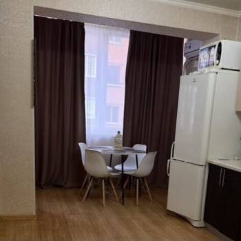 Продается 1-комнатная квартира, 42,4 м²