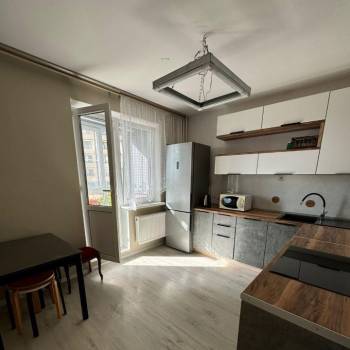 Продается 1-комнатная квартира, 40 м²
