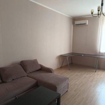 Сдается 2-х комнатная квартира, 80 м²