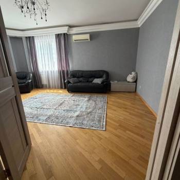 Сдается 2-х комнатная квартира, 87,6 м²