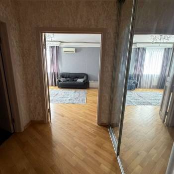 Сдается 2-х комнатная квартира, 87,6 м²