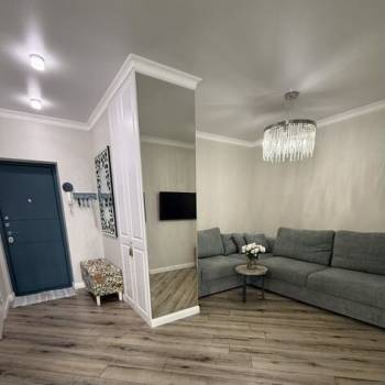 Продается 1-комнатная квартира, 42 м²