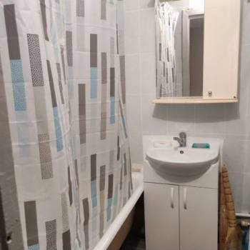 Сдается Многокомнатная квартира, 60 м²