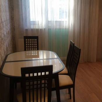 Сдается 1-комнатная квартира, 51 м²