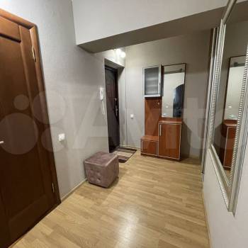 Сдается 1-комнатная квартира, 53 м²