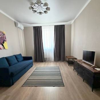 Сдается 2-х комнатная квартира, 76 м²