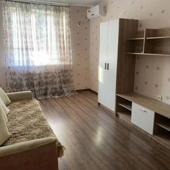 Сдается 1-комнатная квартира, 42 м²