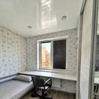 Продается 1-комнатная квартира, 37 м²