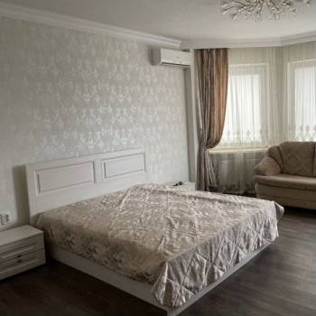Сдается 1-комнатная квартира, 50 м²