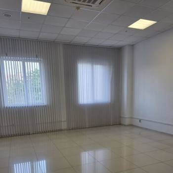 Сдается Нежилое помещение, 130 м²