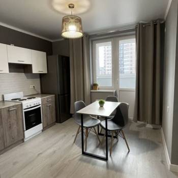 Сдается 1-комнатная квартира, 39 м²