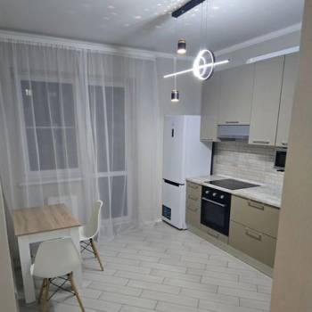 Сдается 1-комнатная квартира, 42 м²