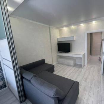 Продается 1-комнатная квартира, 51,8 м²