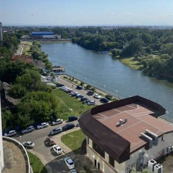 Сдается 2-х комнатная квартира, 90 м²