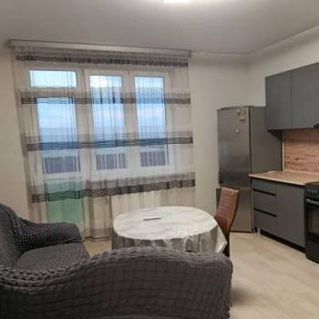 Сдается 2-х комнатная квартира, 64 м²