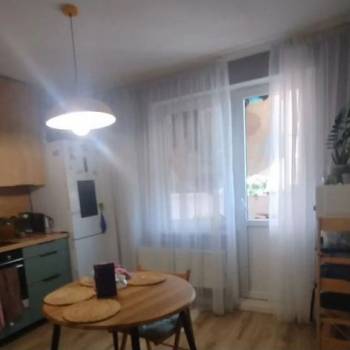 Сдается 1-комнатная квартира, 39 м²
