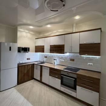Сдается 2-х комнатная квартира, 85 м²