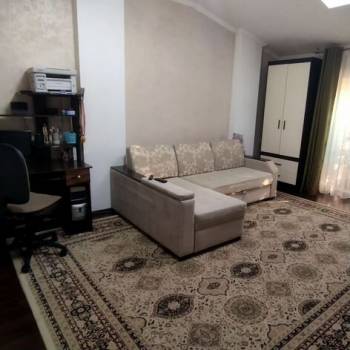 Продается 1-комнатная квартира, 53 м²