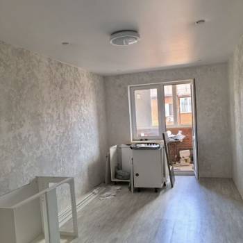 Продается 1-комнатная квартира, 42 м²