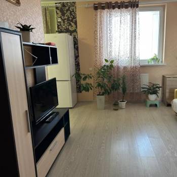 Продается 1-комнатная квартира, 37 м²