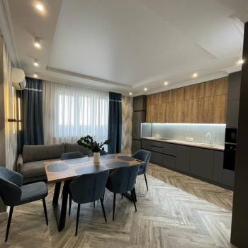 Сдается 2-х комнатная квартира, 90 м²