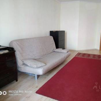 Продается 1-комнатная квартира, 61,9 м²