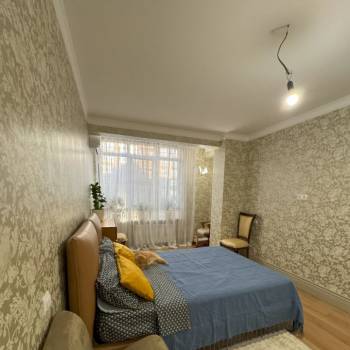 Продается 1-комнатная квартира, 69,5 м²
