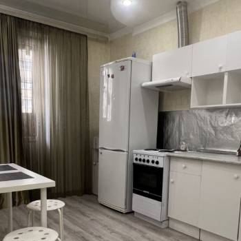 Сдается 1-комнатная квартира, 40 м²
