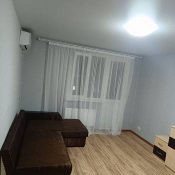 Сдается 1-комнатная квартира, 37 м²