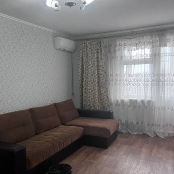 Сдается 1-комнатная квартира, 42 м²
