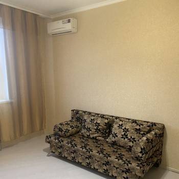 Продается 1-комнатная квартира, 35 м²