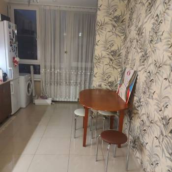 Продается 1-комнатная квартира, 40 м²