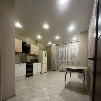 Сдается 1-комнатная квартира, 42 м²