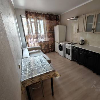 Сдается 1-комнатная квартира, 42 м²