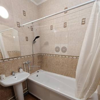 Сдается 1-комнатная квартира, 42 м²