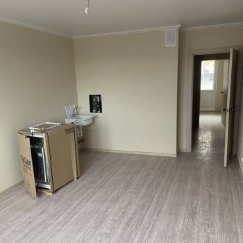 Продается 1-комнатная квартира, 42 м²