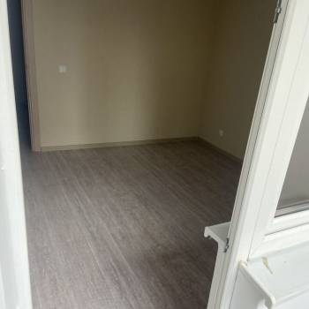 Продается 1-комнатная квартира, 42 м²