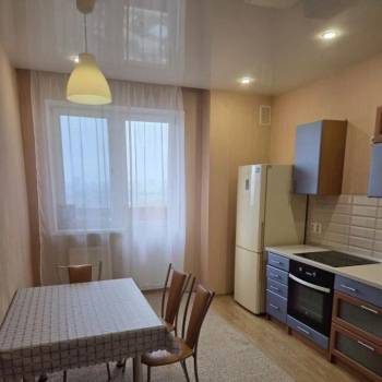 Сдается 1-комнатная квартира, 46 м²