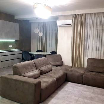 Продается Многокомнатная квартира, 140 м²