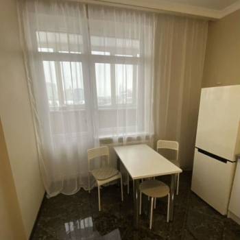 Сдается 1-комнатная квартира, 45 м²
