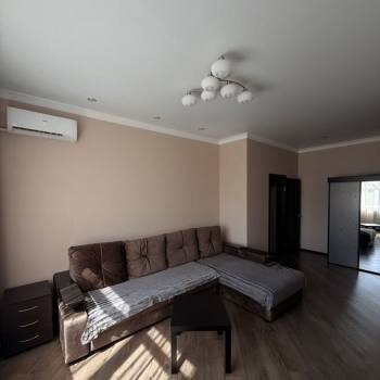 Сдается 1-комнатная квартира, 45 м²