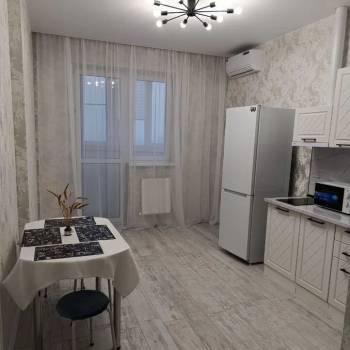 Сдается 1-комнатная квартира, 38 м²