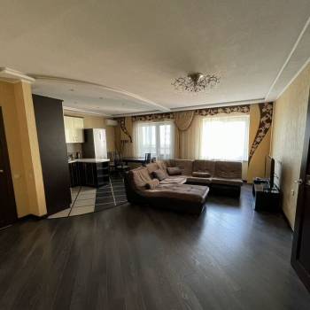 Сдается 2-х комнатная квартира, 65 м²