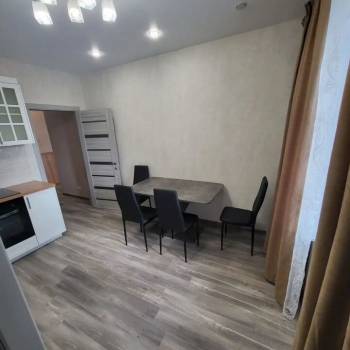 Сдается 1-комнатная квартира, 42 м²