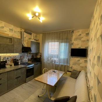 Продается 1-комнатная квартира, 40 м²